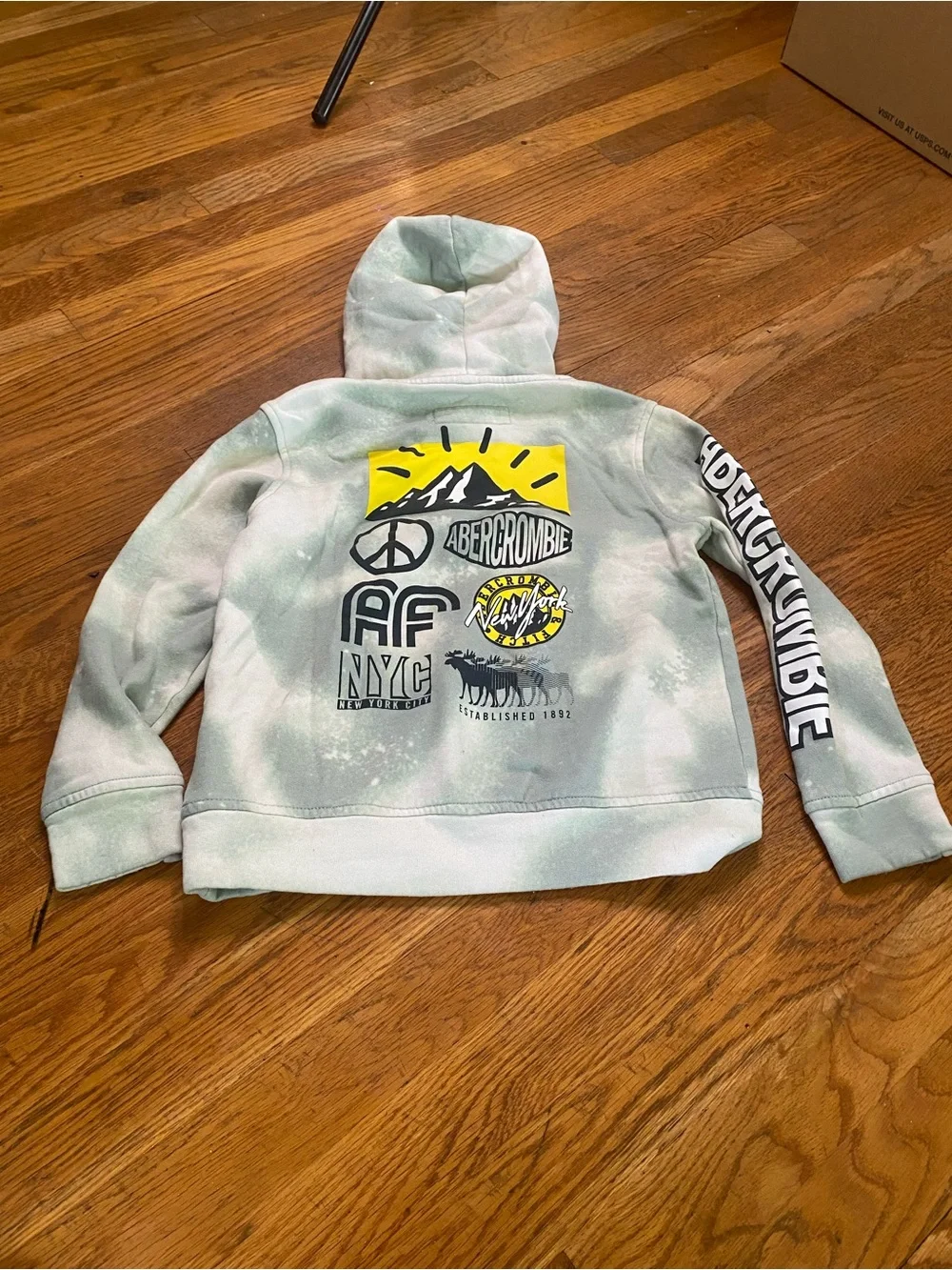 Abercrombie Kids Tie-Dye Hoodie | Boys Size 7/8 | Mint Green Graphic Pullover